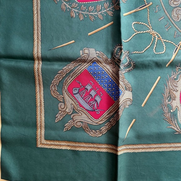 Hermes Les Armes De Paris Green 100% Silk Scarf - Picture 6 of 7